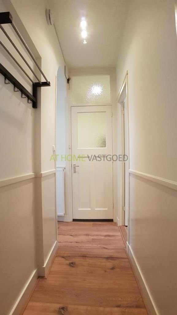 Licht 3-kamerappartement met balkon - Afbeelding 1