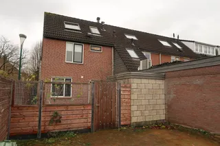 Extended corner house in Maarssen