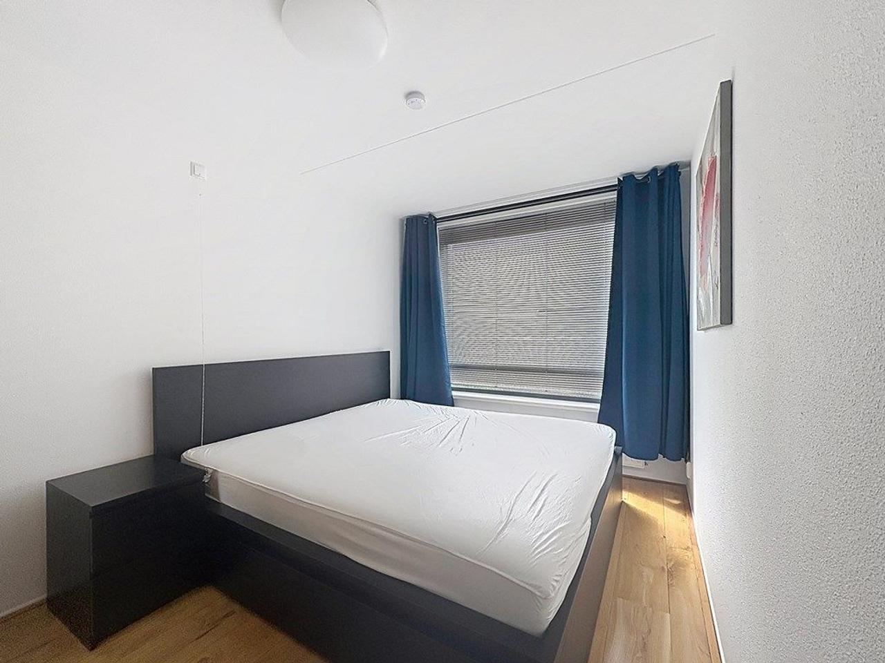 Bright Apartment with City Views - Image 6