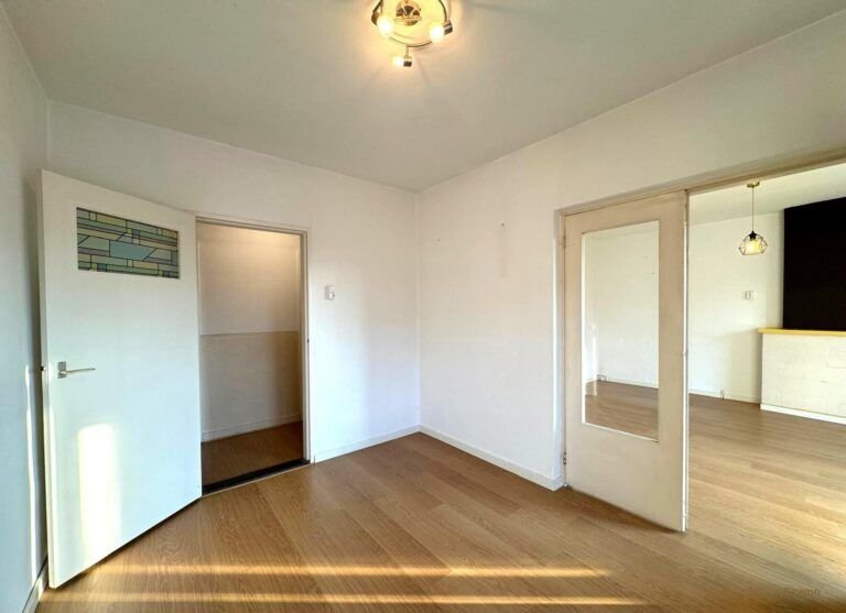 69 m² Apartment with Large Garden - Image 7