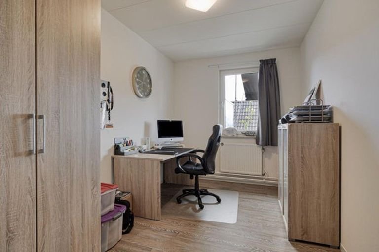 Apartment with roof terrace in Banholt - Image 4