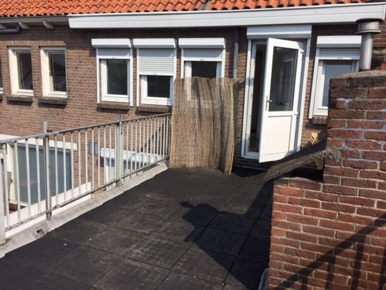 25m² Studio with private roof terrace in Tilburg - Image 8