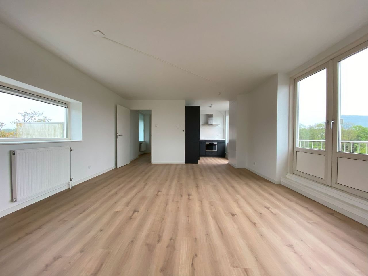 2-bedroom apartment with full-width balcony - Image 3