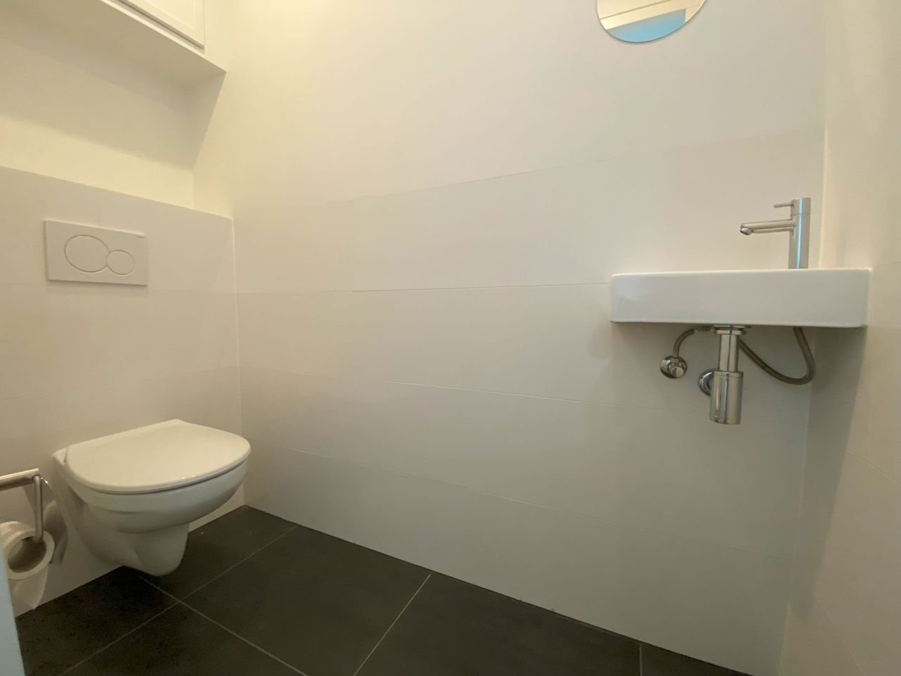 2-bedroom apartment with full-width balcony - Image 14