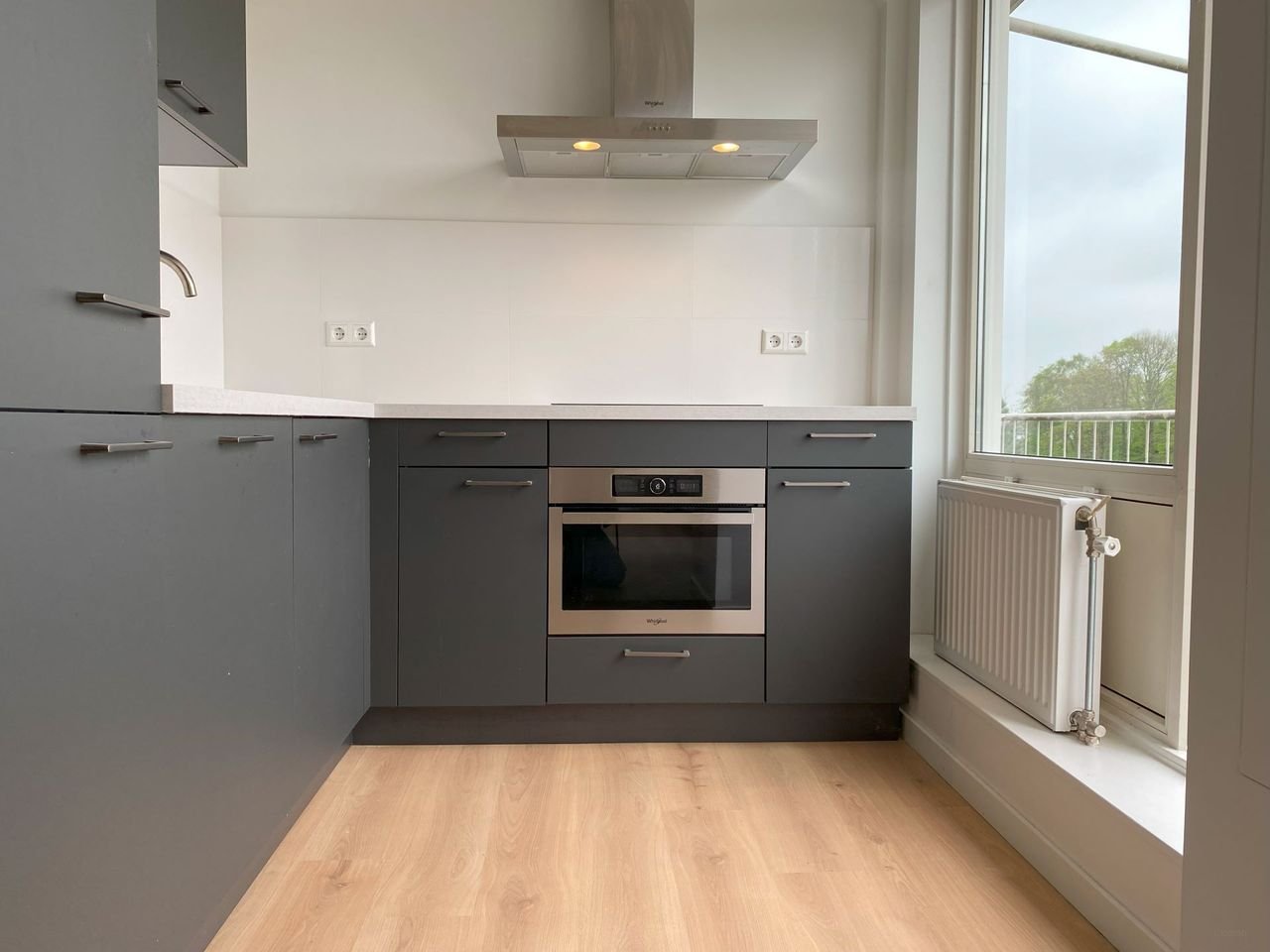 2-bedroom apartment with full-width balcony - Image 5