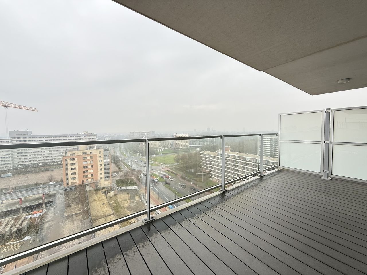 Bright student apartment with balcony - Image 2