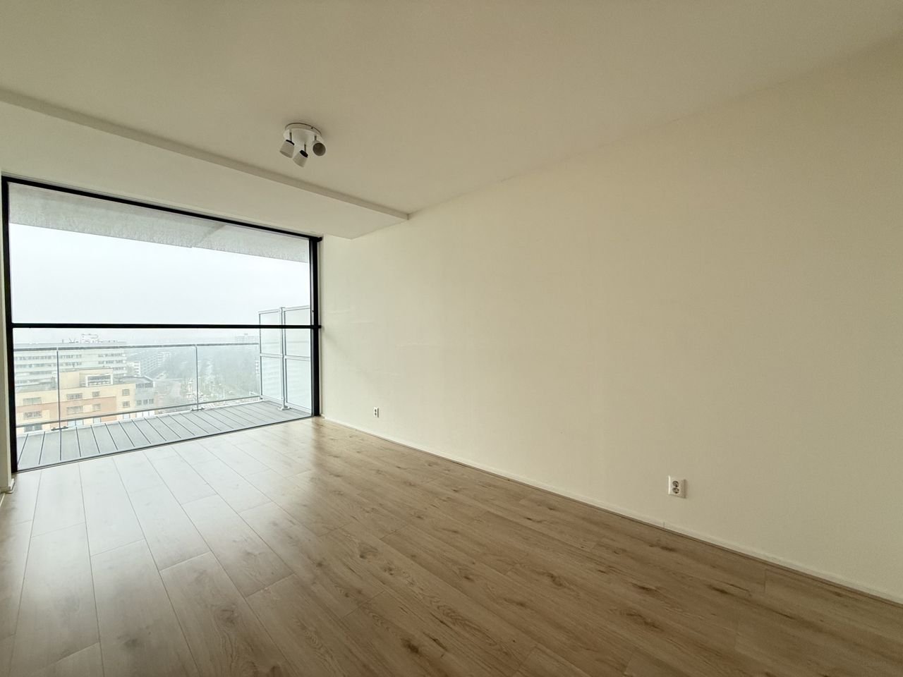 Modern studentenappartement met balkon in Rijswijk - Afbeelding 7