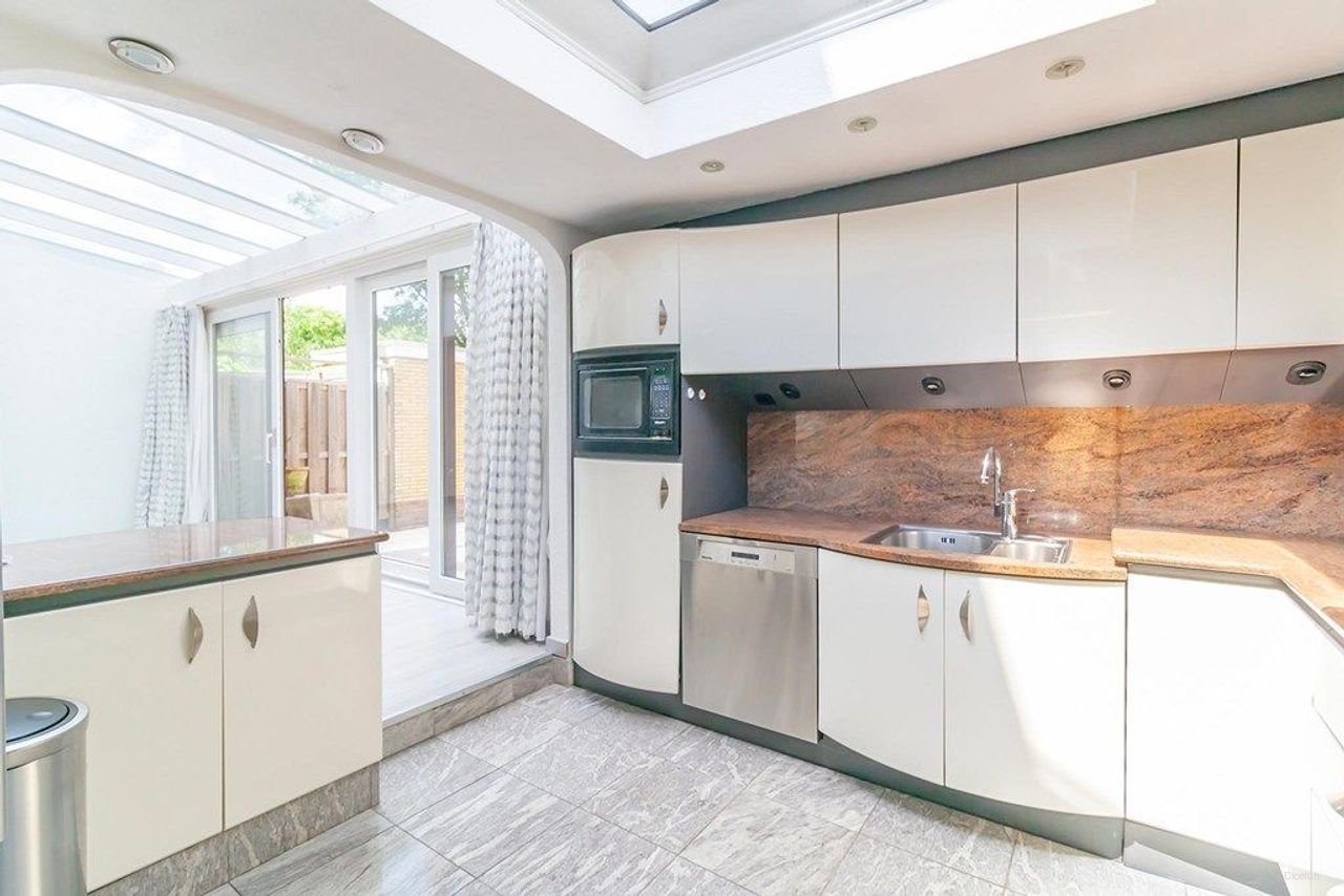 Hoekwoning van 185 m² met tuin en garage in Randwijck - Afbeelding 7