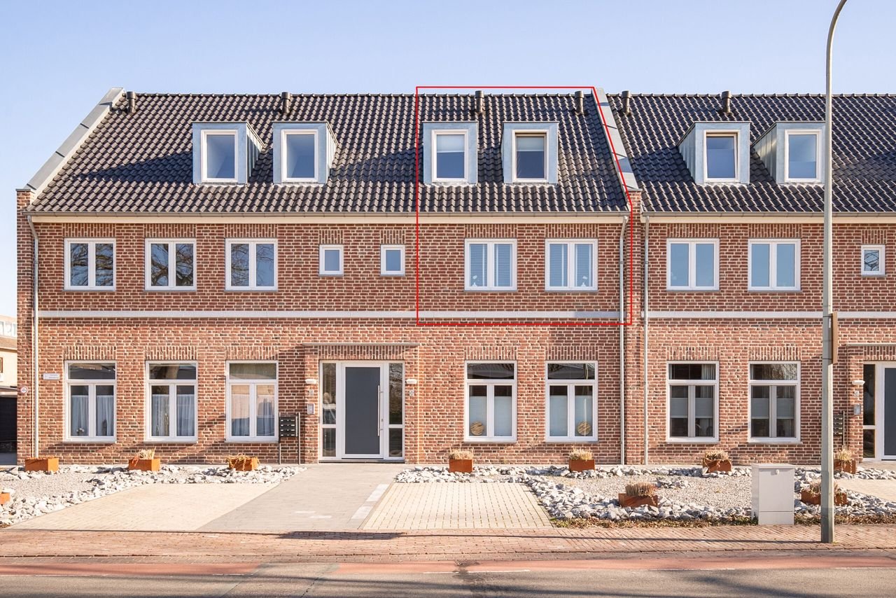 Energy-efficient maisonette with roof terrace in Susteren - Image 1