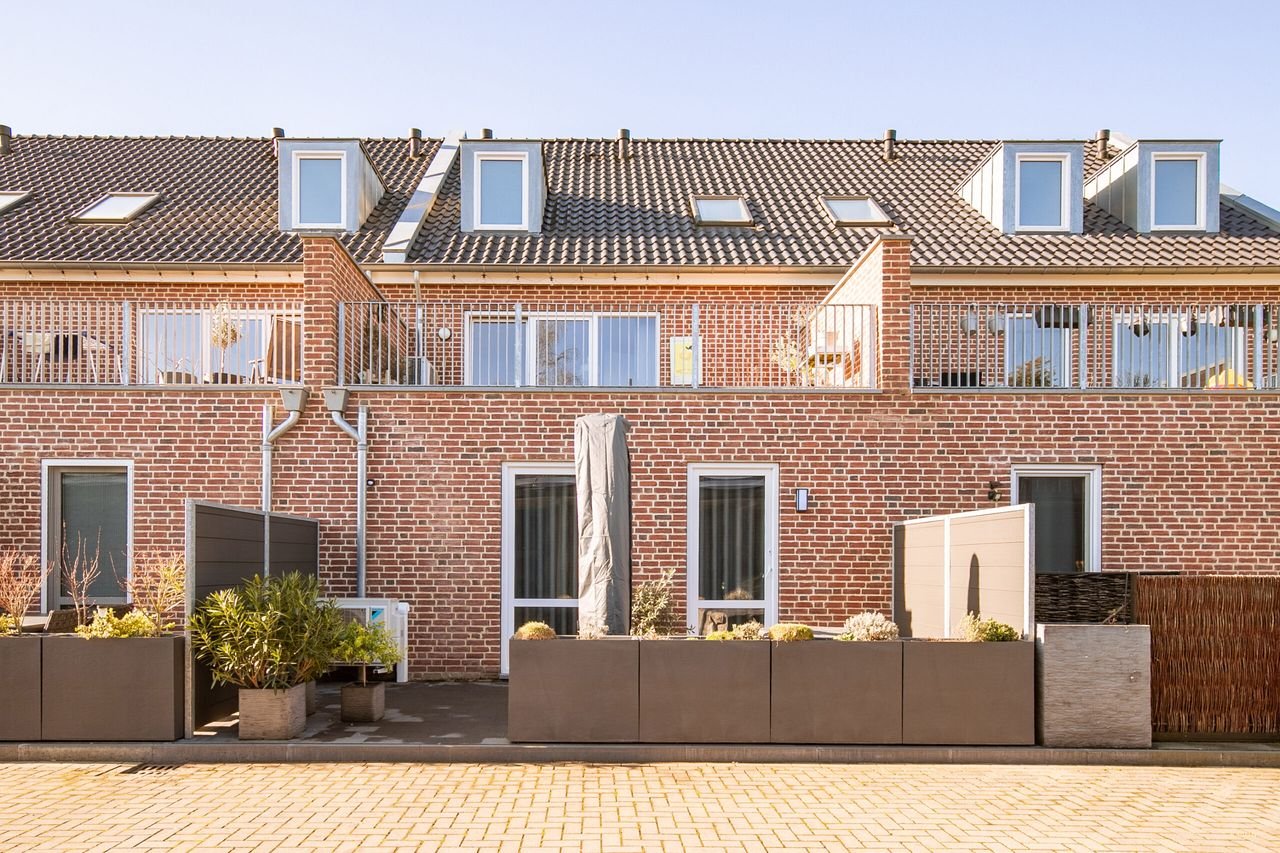 Energy-efficient maisonette with roof terrace in Susteren - Image 16