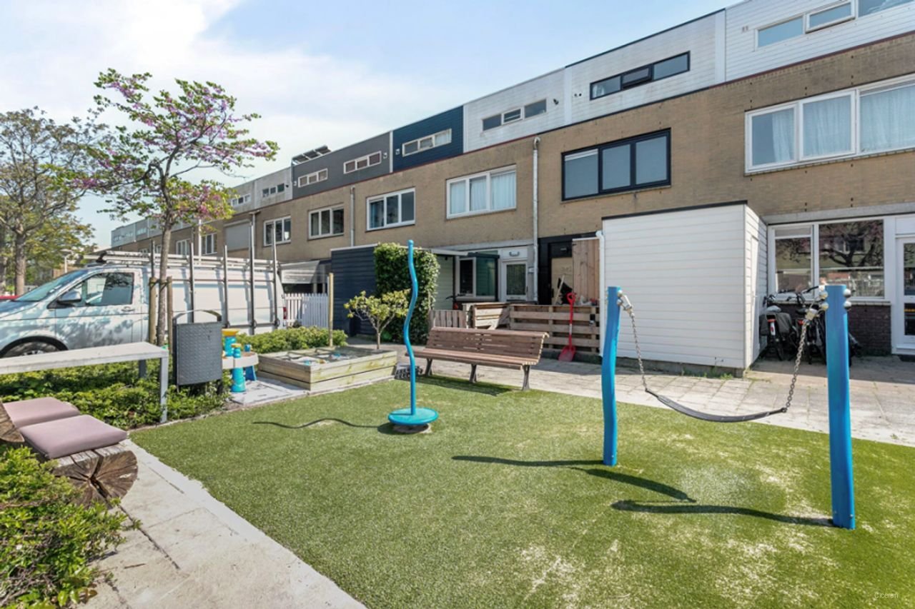 Huis aan het water in Oostzanerwerf - Afbeelding 3