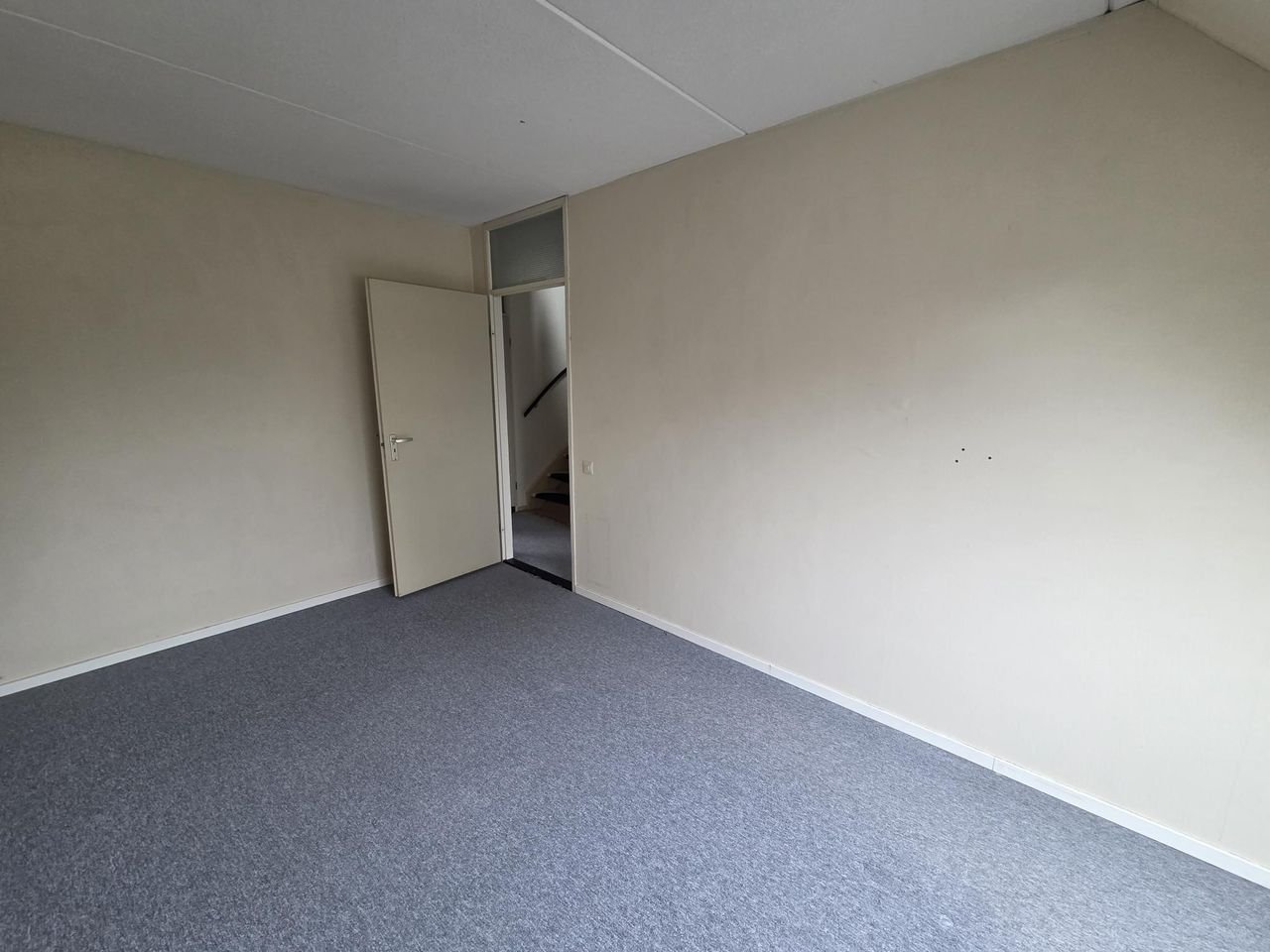 Geschakelde woning van 116 m² met grote tuin - Afbeelding 12