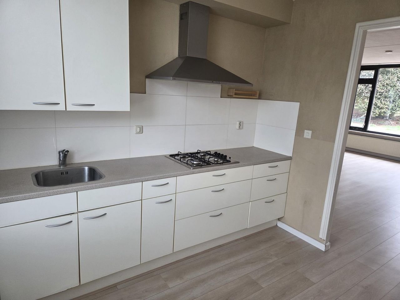 Geschakelde woning van 116 m² met grote tuin - Afbeelding 7