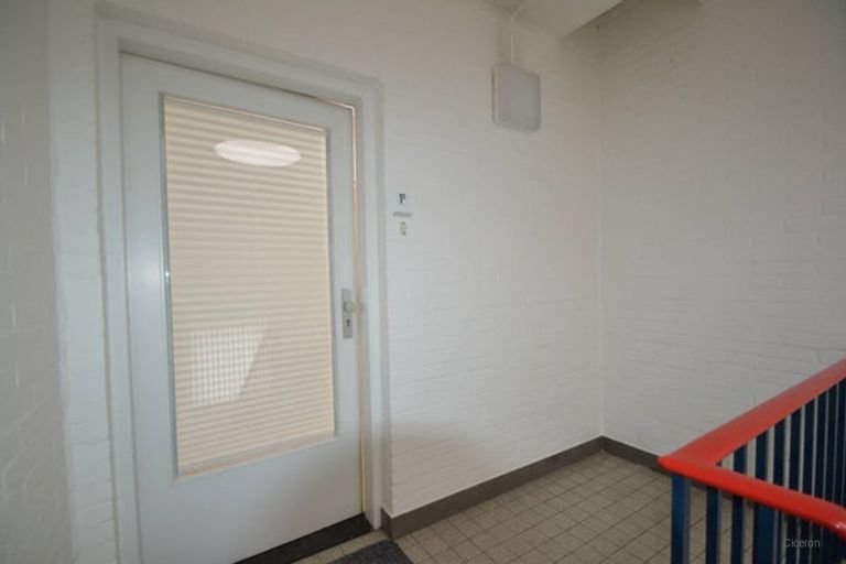 Gerenoveerd appartement aan het Jekerdal met 27m2 terras - Afbeelding 13