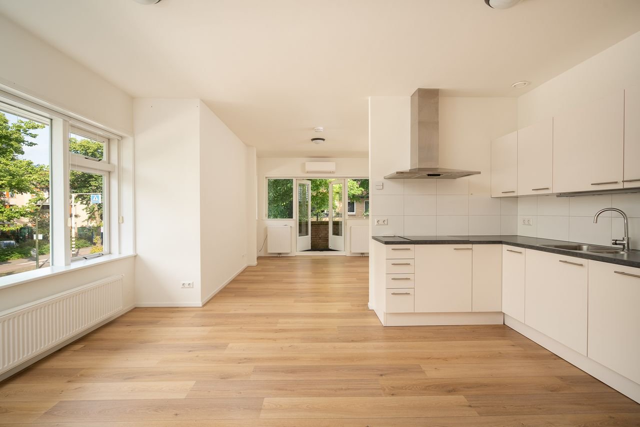 Bright 2-bedroom apartment in Oostdorp - Image 11