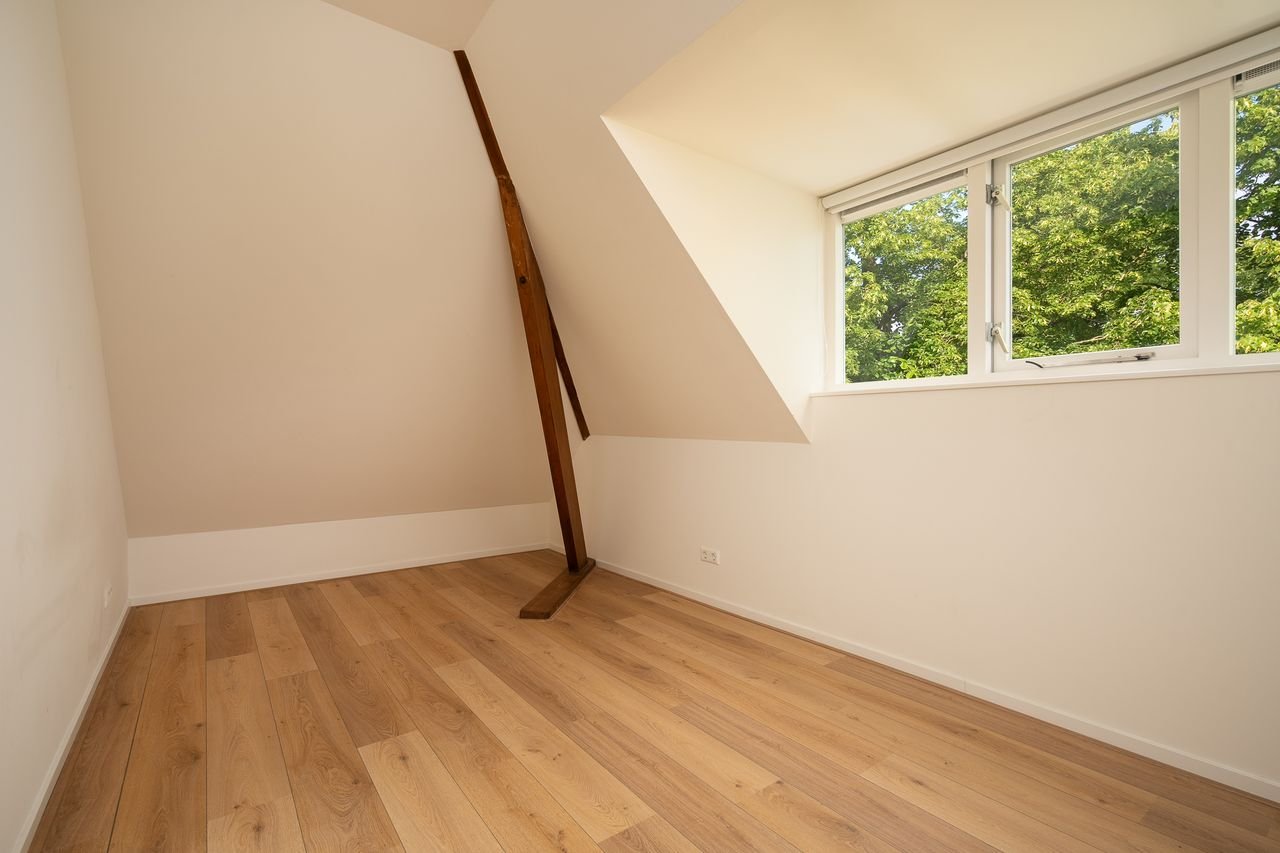 Bright 2-bedroom apartment in Oostdorp - Image 25