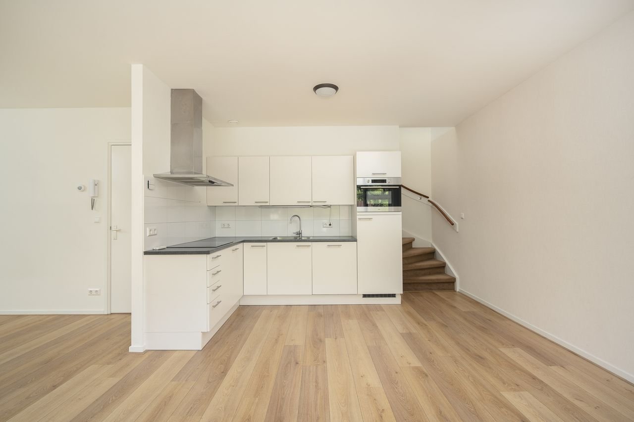 Bright 2-bedroom apartment in Oostdorp - Image 16