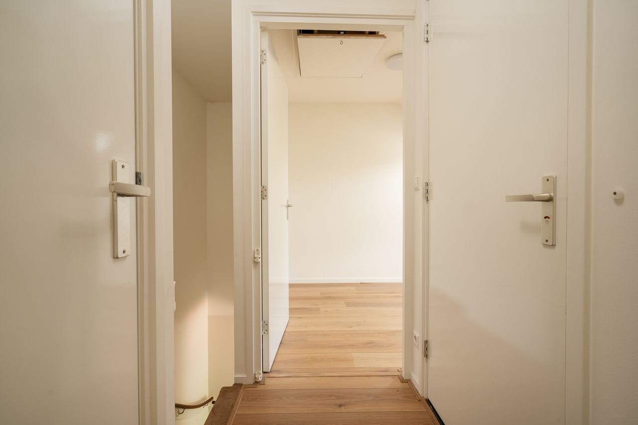 Bright 2-bedroom apartment in Oostdorp - Image 17