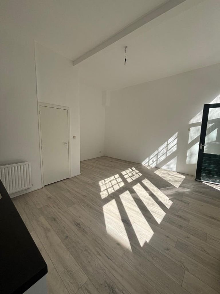 Studio with internet in the heart of Leiden - Image 3