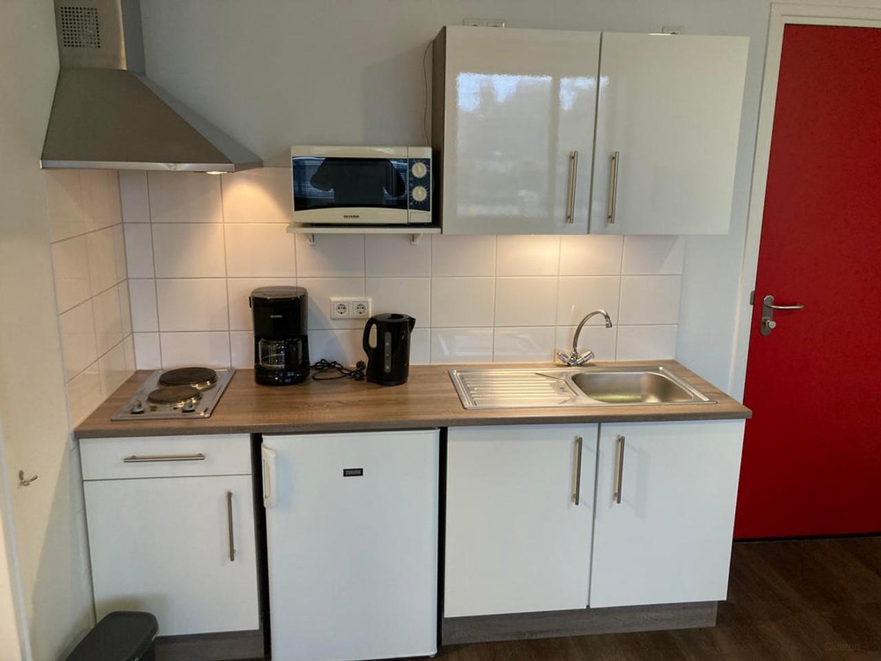 Gemeubileerde studio tegenover station - Afbeelding 2