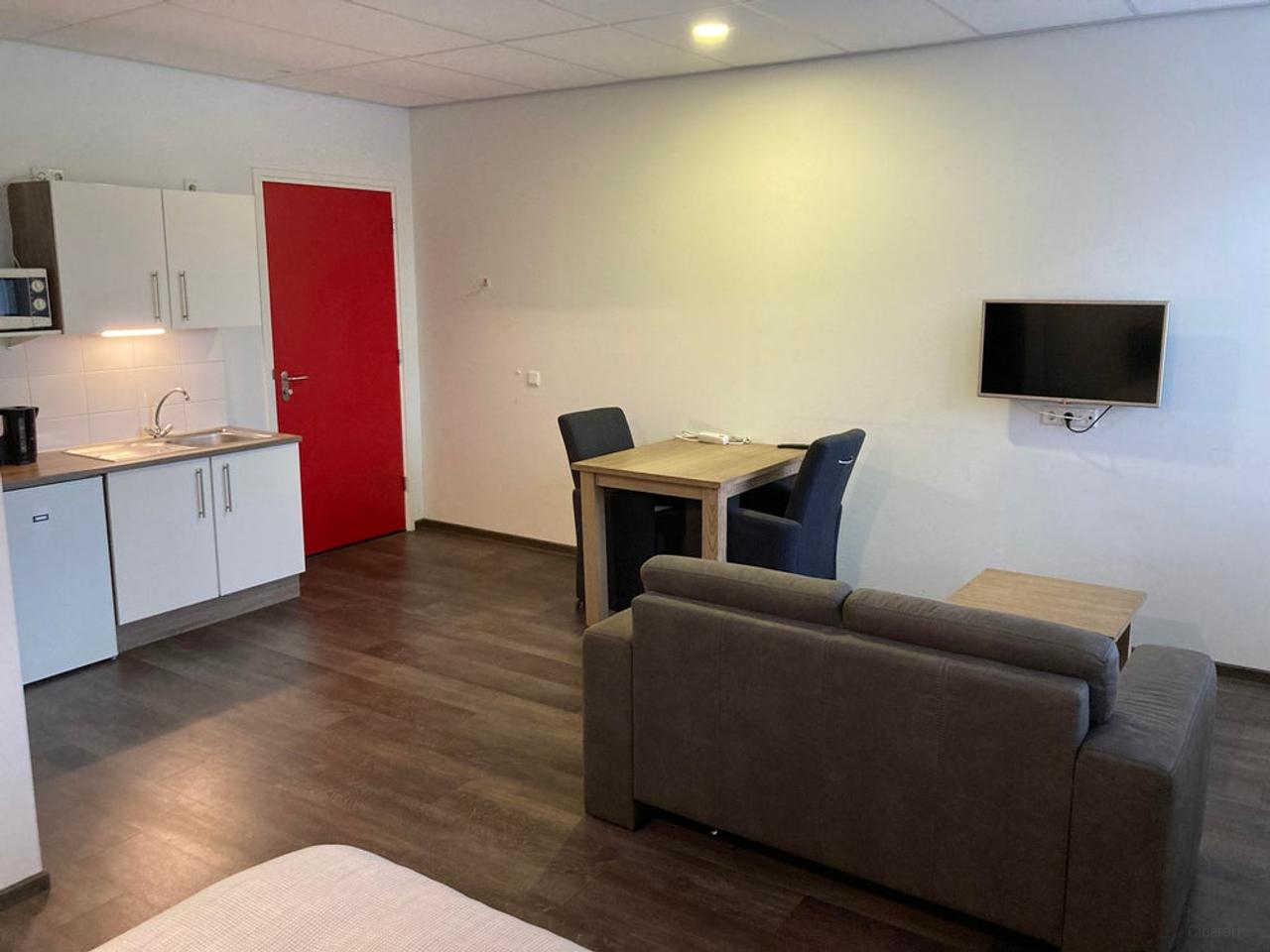 Gemeubileerde studio tegenover station - Afbeelding 5