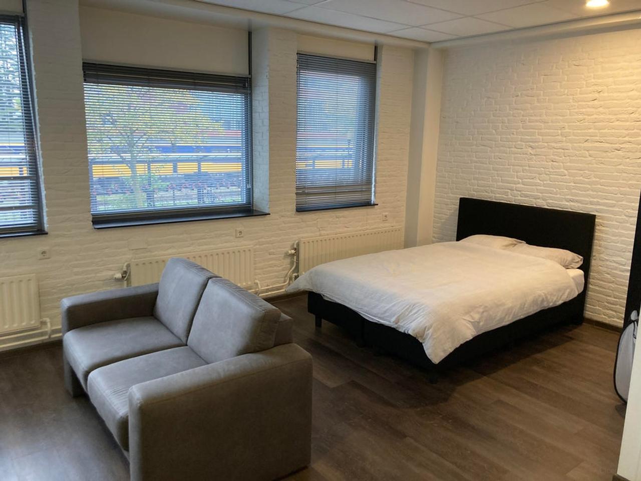 Gemeubileerde studio tegenover station - Afbeelding 6