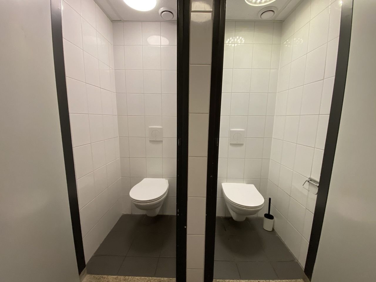 Room (18m²) with private bathroom in Groningen city center - Image 9