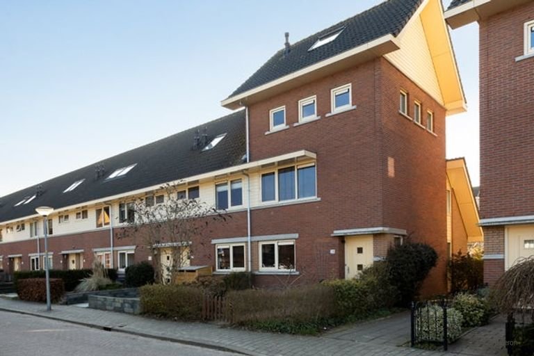 Familiehuis van 125 m² in Almere - Afbeelding 1