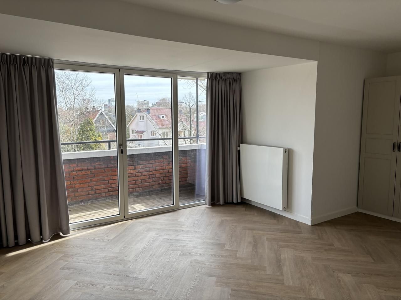 Renovated 3-story apartment in Voorburg - Image 10