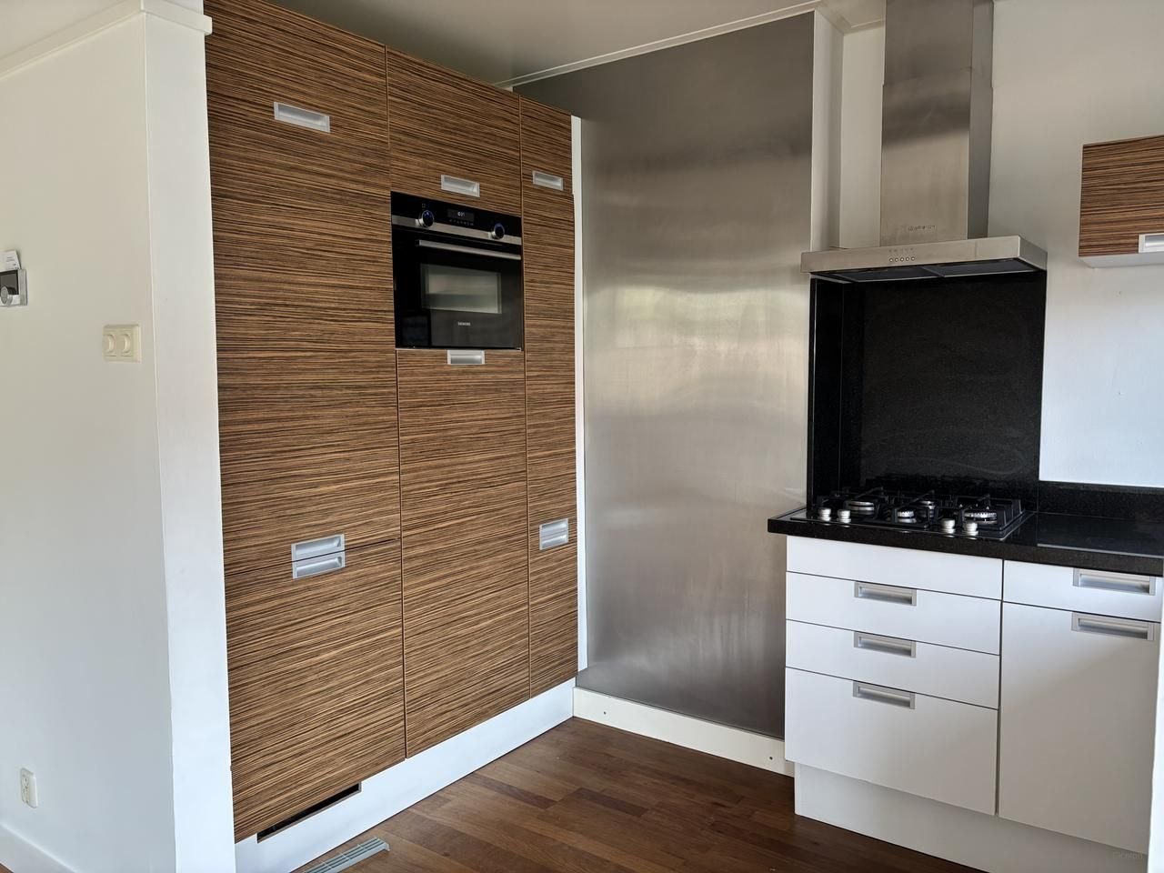 Renovated 3-story apartment in Voorburg - Image 7