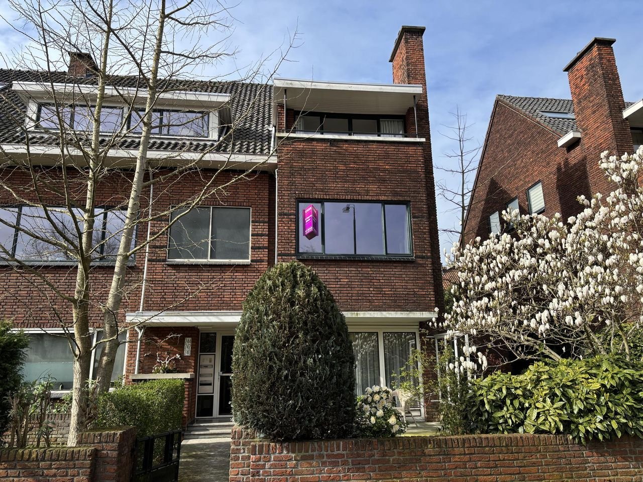 Renovated 3-story apartment in Voorburg - Image 1