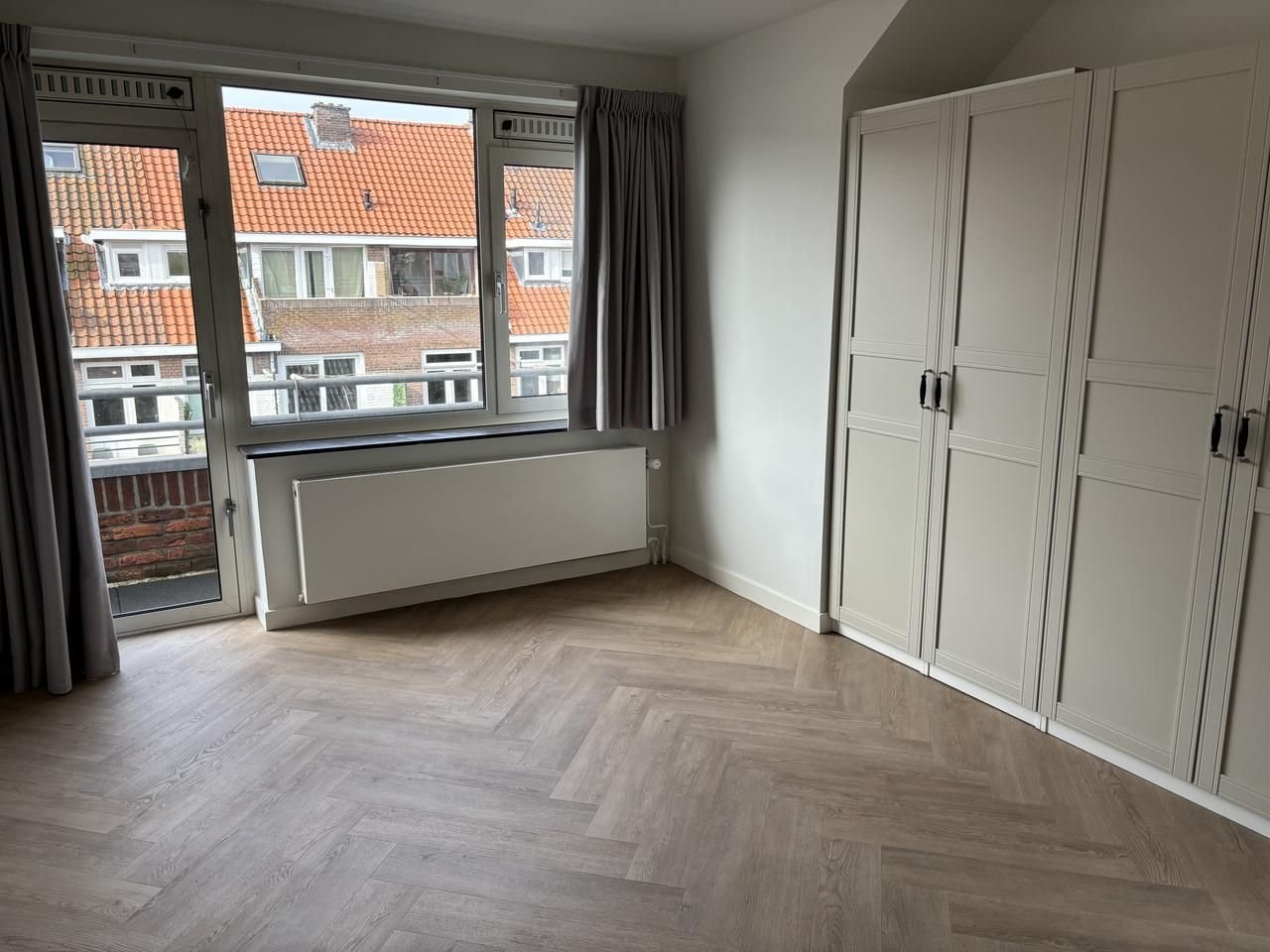 Renovated 3-story apartment in Voorburg - Image 11