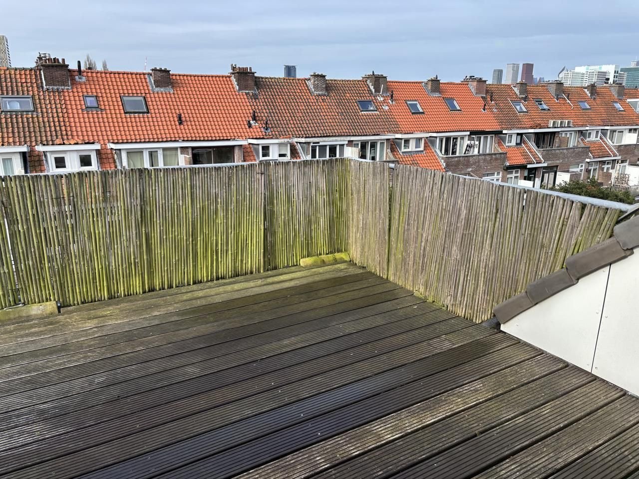 Renovated 3-story apartment in Voorburg - Image 18