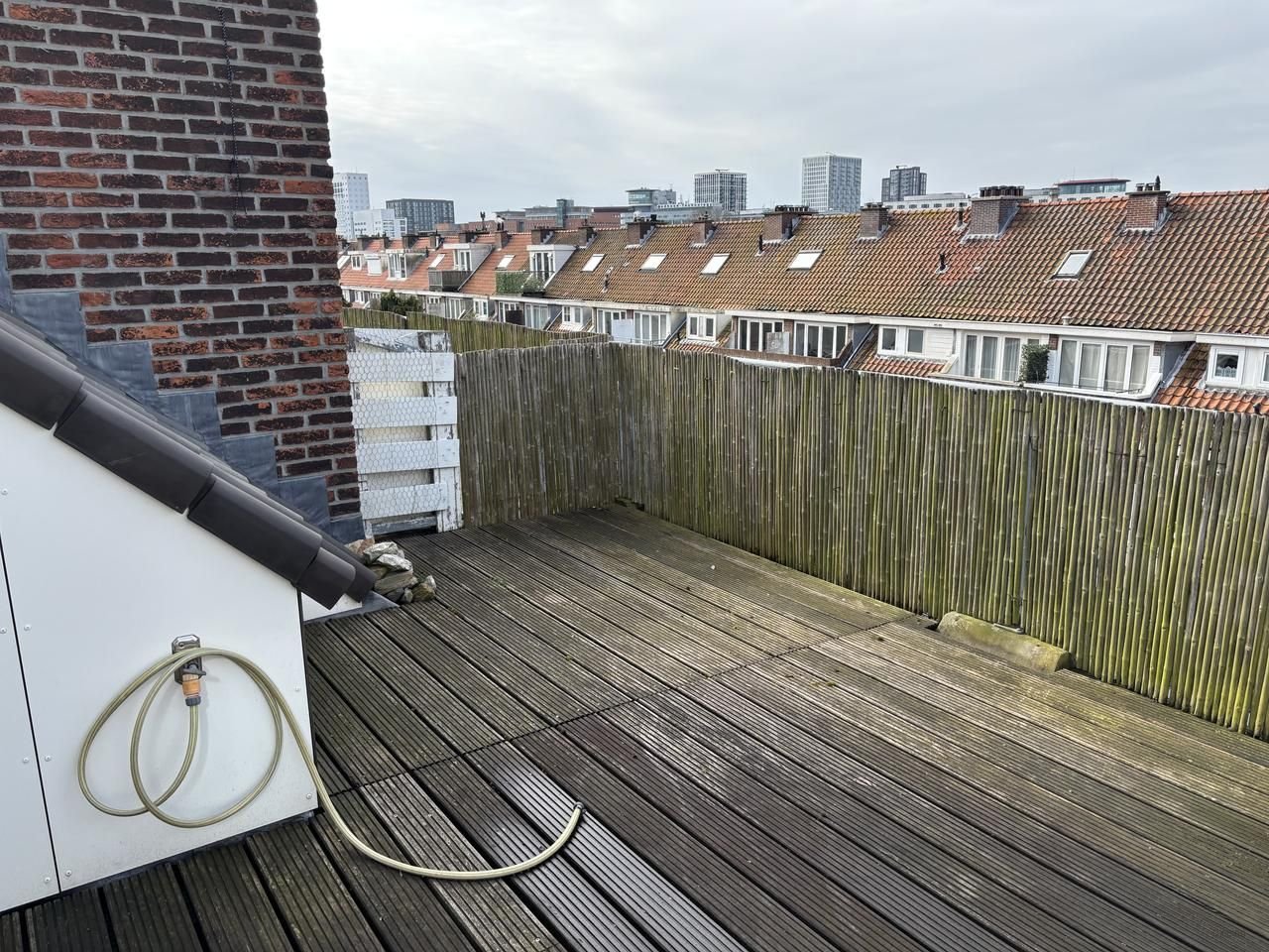 Renovated 3-story apartment in Voorburg - Image 17