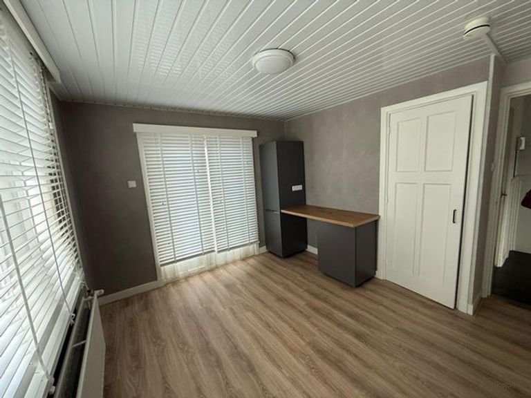 Student room with roof terrace in Den Bosch - Image 1