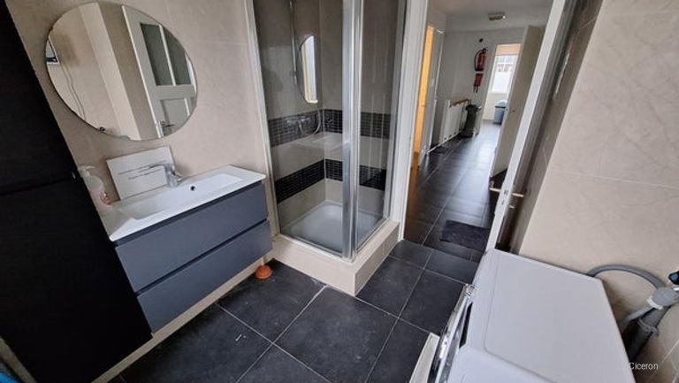 Student room with roof terrace in Den Bosch - Image 5