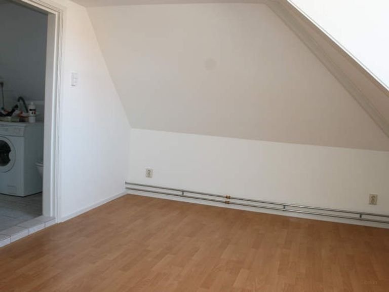 1-bedroom student apartment on Chassestraat - Image 6