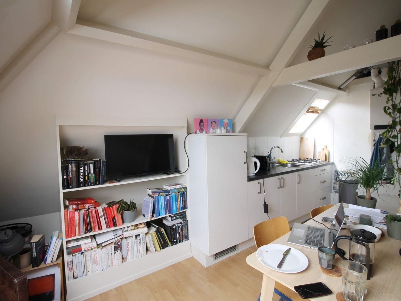 1-bedroom student apartment on Chassestraat - Image 8