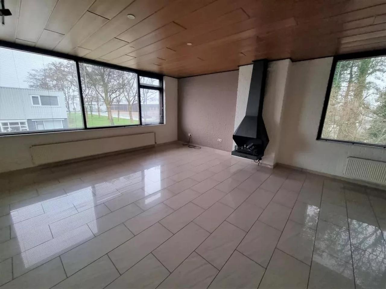 Bovenwoning met dakterras in Emmen - Afbeelding 8