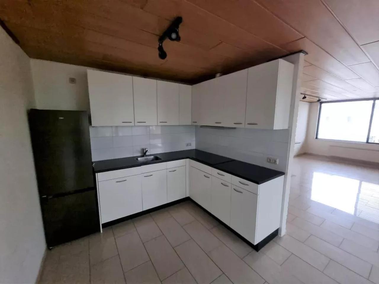 Bovenwoning met dakterras in Emmen - Afbeelding 12