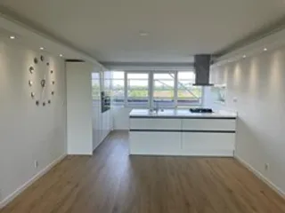 Hoekappartement van 87 m² in de Waterlandpleinbuurt