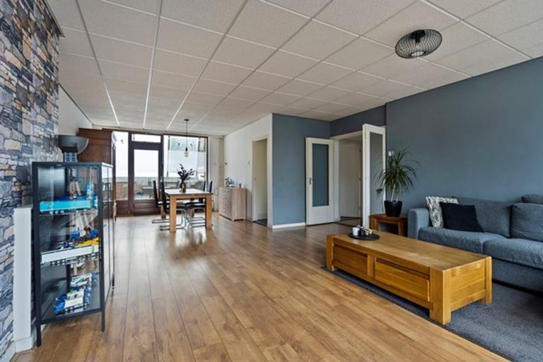 110m² apartment with 3 bedrooms and large terrace in Hoensbroek - Image 2
