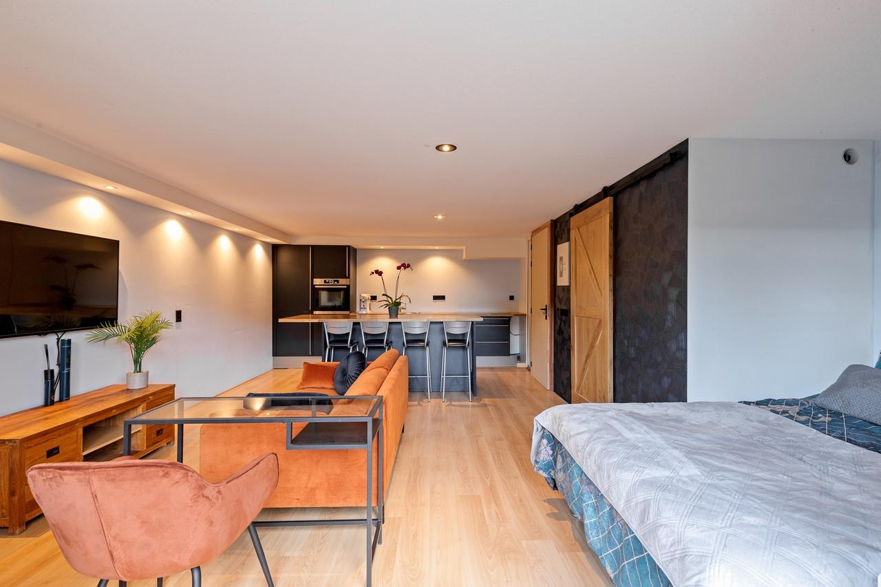 Studio met tuin in Amsterdam Nieuw-West - Afbeelding 1