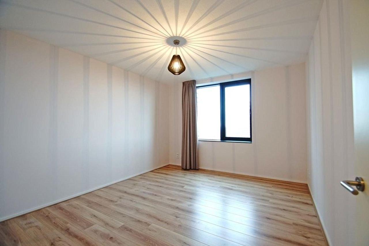 Gemeubileerd 124m² appartement op de 24e verdieping - Afbeelding 14