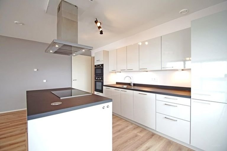 Gemeubileerd 124m² appartement op de 24e verdieping - Afbeelding 1