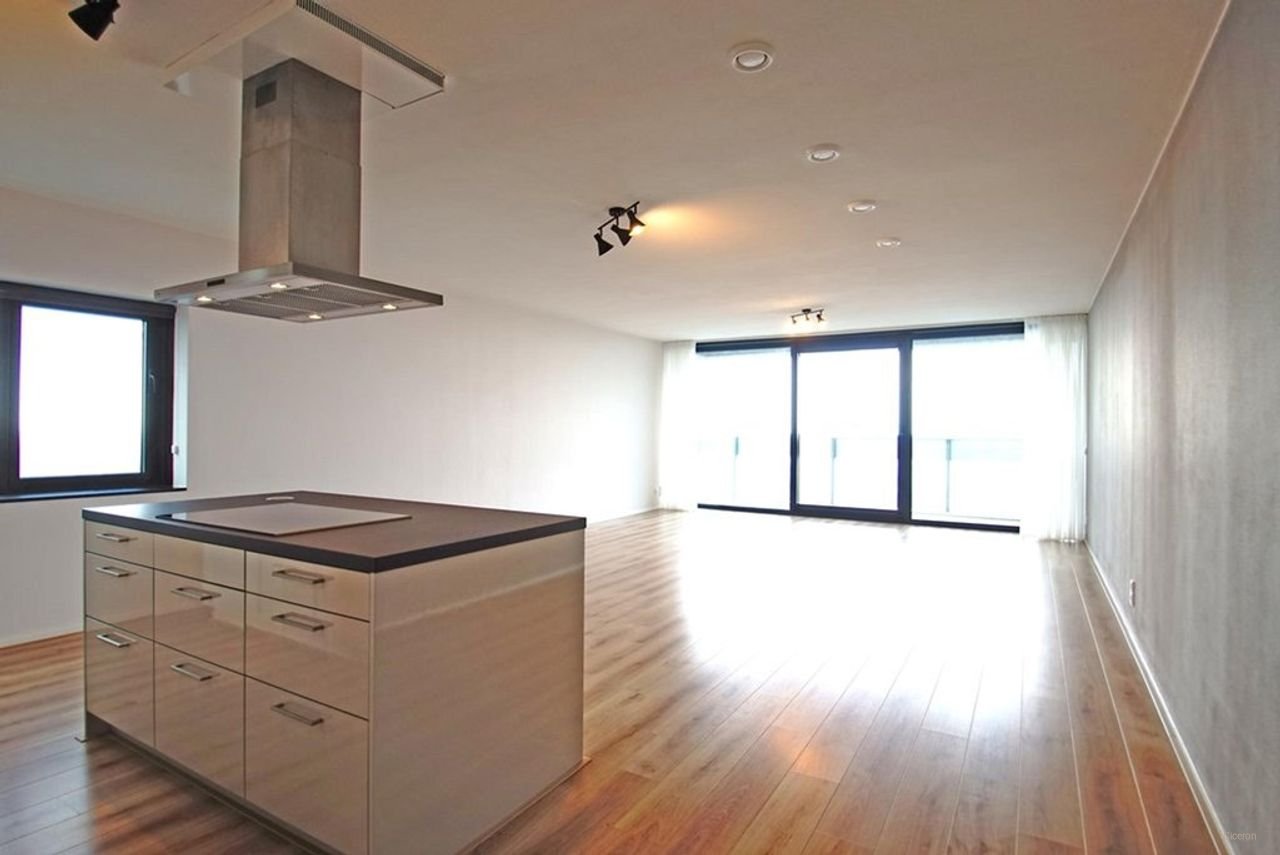 Gemeubileerd 124m² appartement op de 24e verdieping - Afbeelding 7