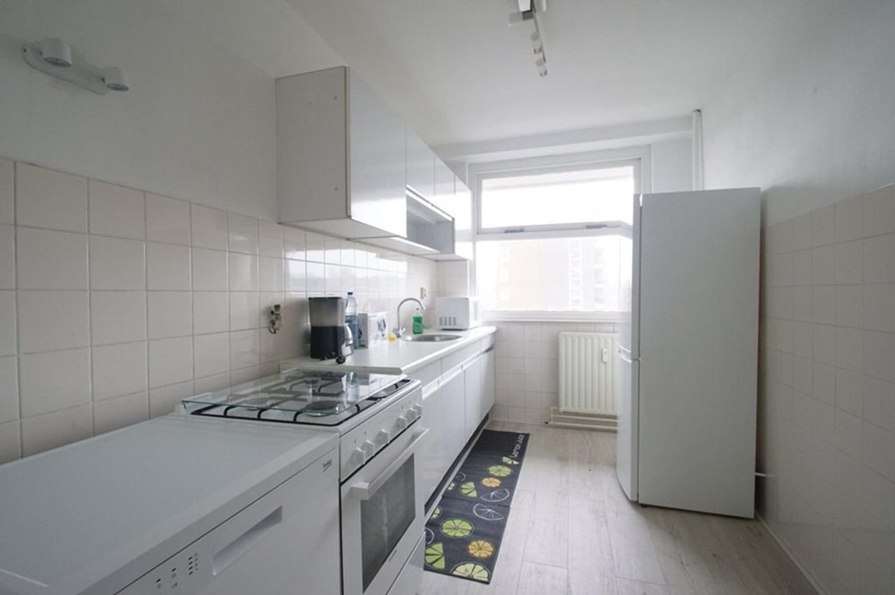 Bright 99 m² corner apartment with balcony in Voorburg - Image 9