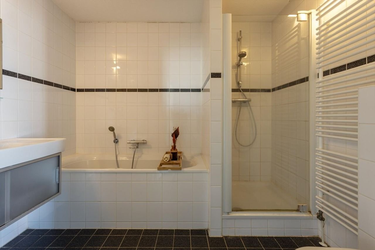 Gemeubileerd 3-kamer appartement naast Den Haag Centraal - Afbeelding 21