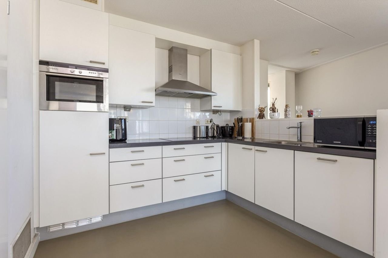 Gemeubileerd 3-kamer appartement naast Den Haag Centraal - Afbeelding 18
