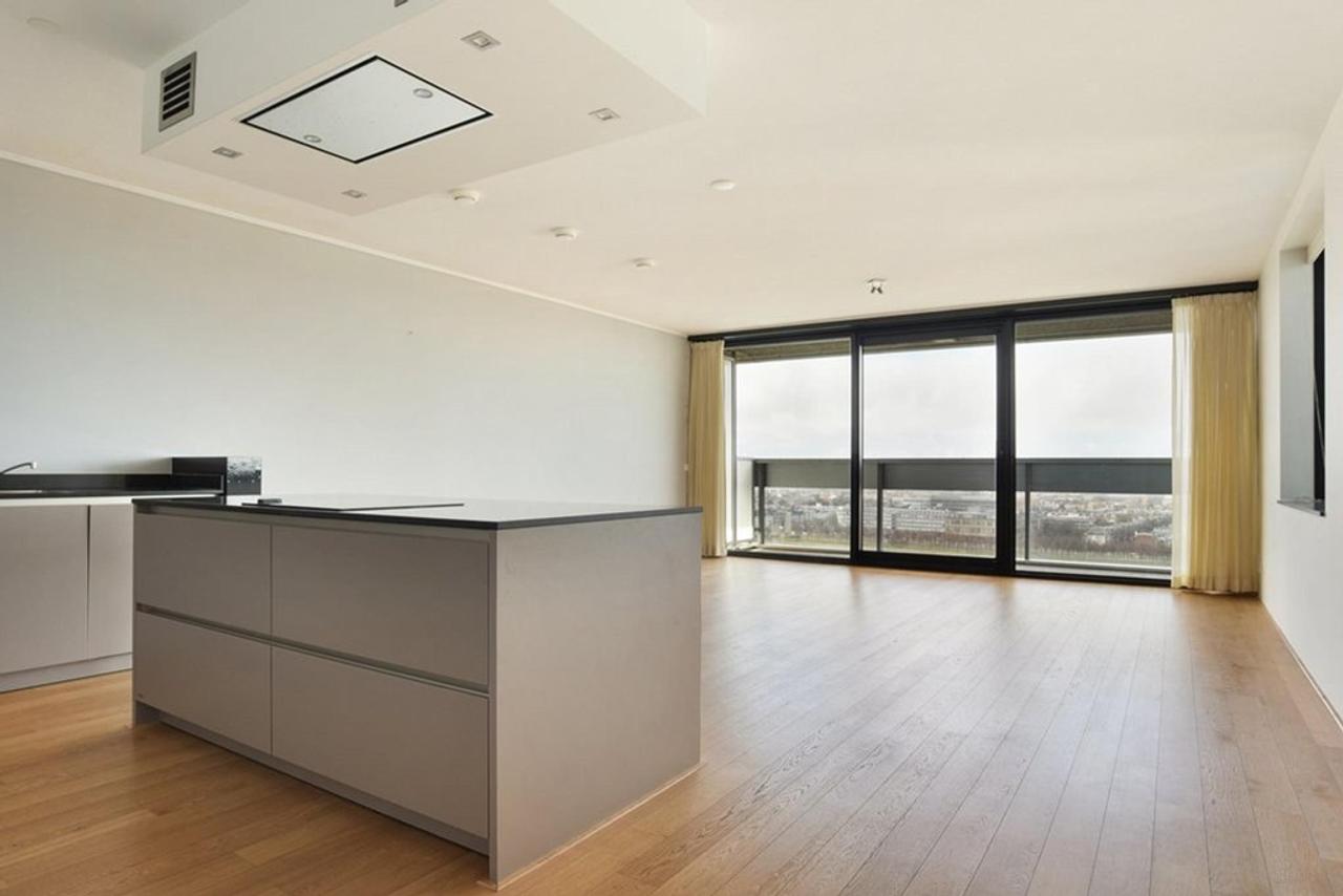 100 m² appartement op de 16e verdieping - Afbeelding 1